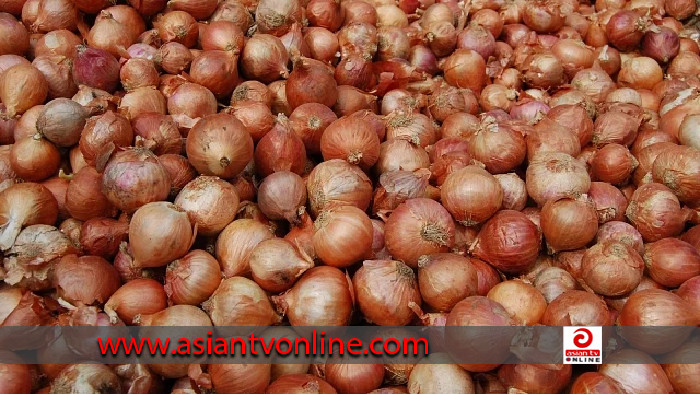 হিলিতে দেশি পেঁয়াজের দাম কমেছে কেজিতে ১৫ টাকা