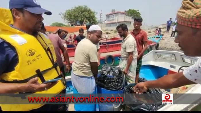 চাঁদপুরের মেঘনা নদী বিশেষ অভিযান নৌ পুলিশের