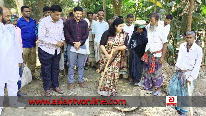 নওগাঁর মান্দায় অতিদরিদ্রদের জন্য কর্মসংস্থান কর্মসূচির উদ্বোধন