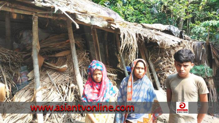 ঝুপড়ি ঘরে দুই সন্তান নিয়ে রেহেনার মানবেতর বসবাস