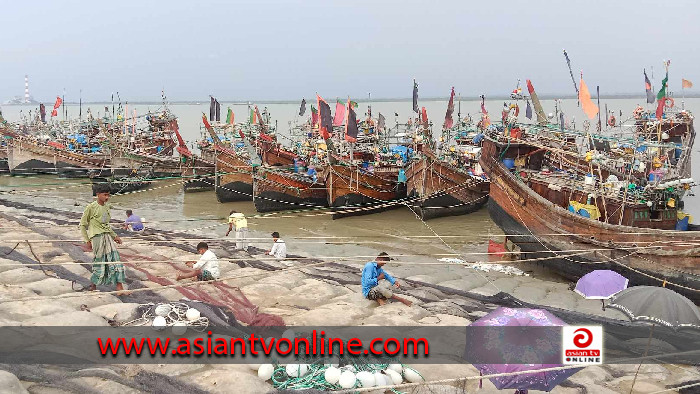 শনিবার থেকে সাগরে মাছ ধরা বন্ধ: সঠিক সময়ে বরাদ্দের চাল চায় কুতুবদিয়ার জেলেরা