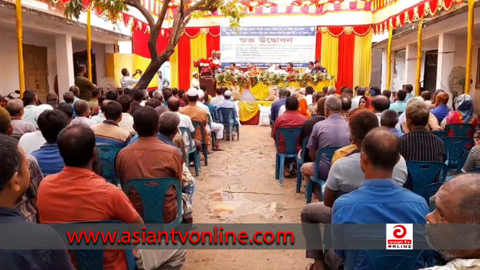 পার্বতীপুরে বিনামূল্যে সার ও বীজ বিতরণ