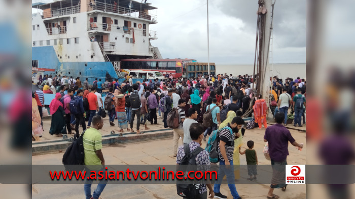 ঘরমুখো যাত্রীদের চাপ বাড়লেও ভোগান্তি নেই পাটুরিয়ায়