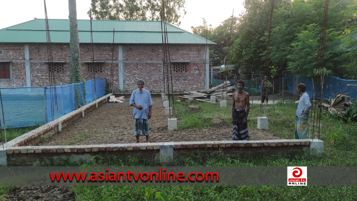 কালাইয়ে সরকারি খাস জমি দখল করে বসতবাড়ী নির্মাণ