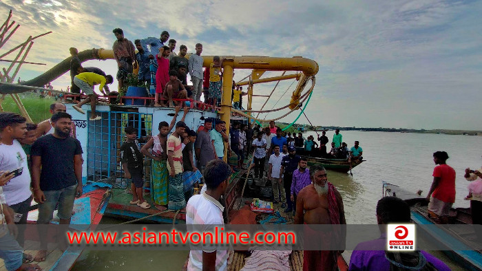 শিবচরের আড়িয়াল খাঁ নদে ড্রেজার ডুবে ৩ শ্রমিকের মৃত্যু