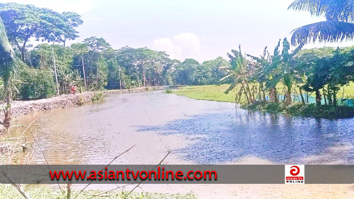 আমতলীতে প্রভাবশালীদের দখলে খাল: স্থানীয়দের বিক্ষোভ