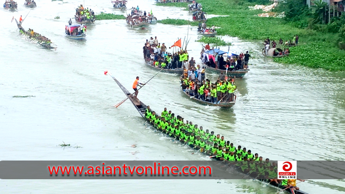 নবাবগঞ্জে ইছামতী নদীতে নৌকা বাইচের আয়োজন