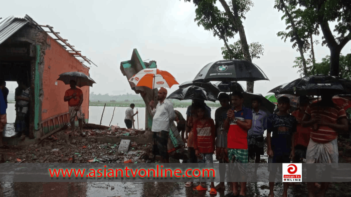 ভারি বর্ষণে লোহালিয়া নদীতে ভাঙন: লঞ্চঘাট বিলীনের আশঙ্কা