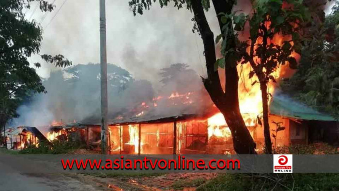 রাঙামাটির কুতুকছড়িতে ভয়াবহ অগ্নিকাণ্ডে পুড়ে গেছে  ৯টি দোকান