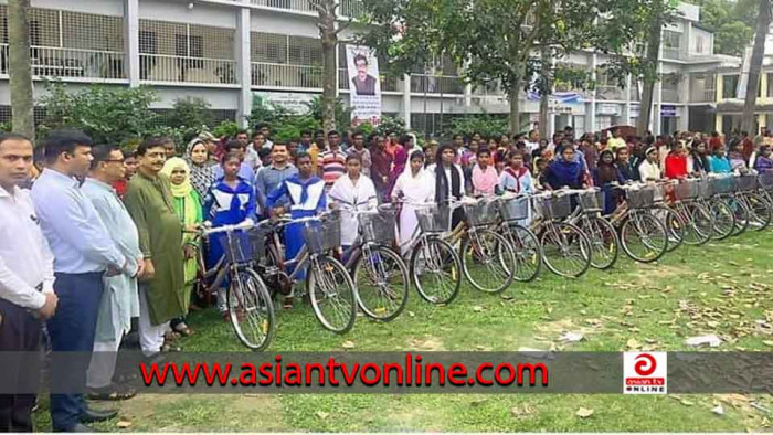 সরকার ক্ষুদ্র নৃ-গোষ্ঠীর সন্তানদের পড়াশোনায় এগিয়ে নিতে বদ্ধপরিকর: মনোরঞ্জন শীল