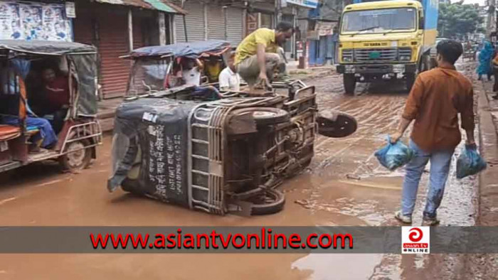 গাজীপুর সিটির কোনাবাড়ী-কাশিমপুর সড়কের বেহাল দশা