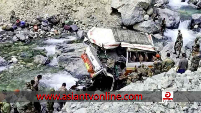 লাদাখে ট্রাকসহ নদীতে পড়ে গিয়ে ভারতীয় ৯ সেনা নিহত