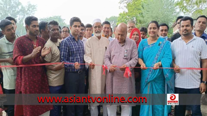 পত্নীতলায় শেখ কামাল ক্রিকেট একাডেমির বক্সনেট উদ্বোধন