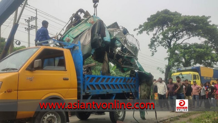 নারায়ণগঞ্জে সিএনজি-ট্রাকের সংঘর্ষ: নিহত ১, গুরুতর আহত ৪