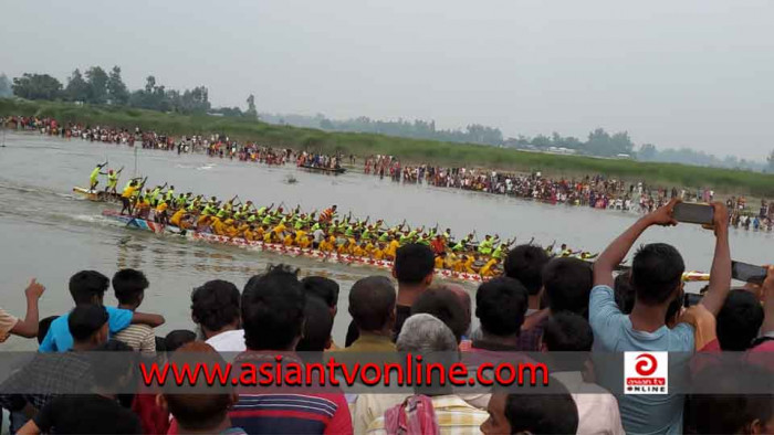 ঘোড়াঘাটে ঐতিহ্যবাহী নৌকা বাইচ প্রতিযোগিতা অনুষ্ঠিত