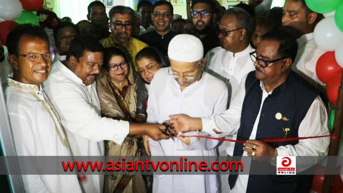 নওগাঁয় আওয়ামী লীগ অফিসে ‘স্মার্ট কর্নার’ উদ্ভোধন