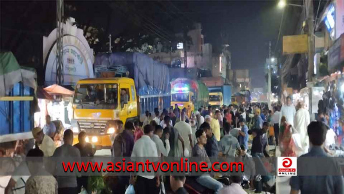 হকারের দখলে সিলেট সিটির ফুটপাত ও সড়ক