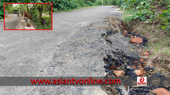 বদলগাছীতে নির্মাণের ১৫ দিন পরই ভেঙে গেল পাকা রাস্তা!