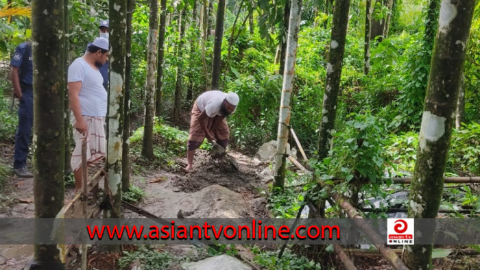 চরফ্যাশনে কবর থেকে গৃহবধূর মরদেহ উত্তোলন