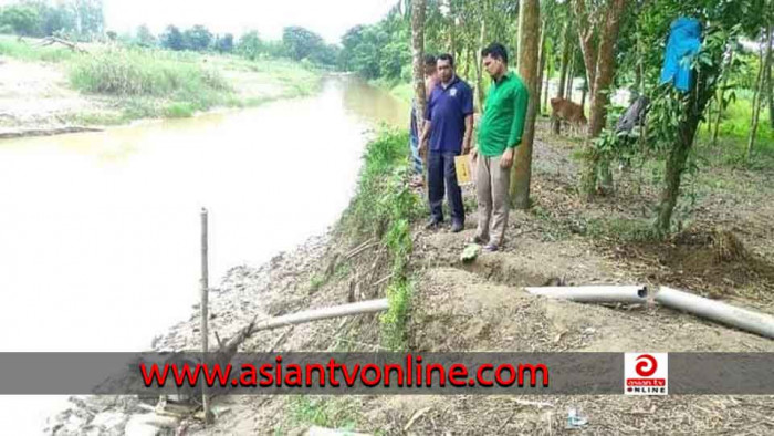 লোহাগাড়ায় ইউপি সদস্যের নেতৃত্বে অবৈধভাবে বালু উত্তোলন