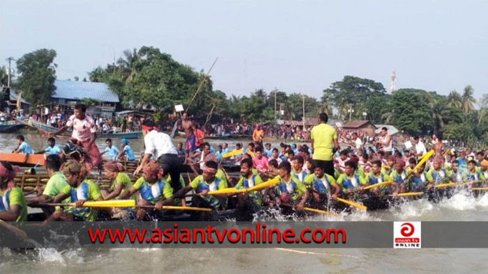 উজিরপুরে ১৬৫তম নৌকাবাইচ প্রতিযোগিতা অনুষ্ঠিত