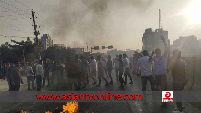 ঢাকা-চট্টগ্রাম মহাসড়কে গাড়ি ভাঙচুর, ককটেল বিস্ফোরণ