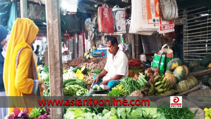 হিলিতে কমতে শুরু করেছে কাঁচা মরিচসহ সব ধরনের সবজির দাম