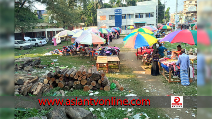 নবাবগঞ্জ কোর্ট বিল্ডিং মাঠ দখল করে ব্যবসা: উচ্ছেদের দাবি স্থানীয়দের