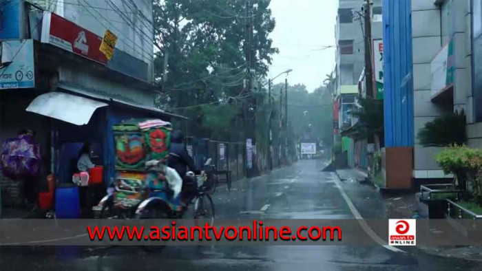 ধেয়ে আসছে ঘূর্ণিঝড় মিধিলি, ভারি বৃষ্টিপাতে সকাল থেকে বরিশালে নৌ চলাচল বন্ধ