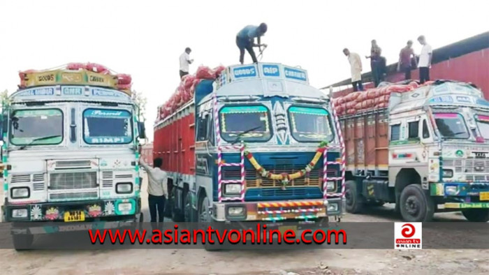 হরতাল-অবরোধের মাঝেও হিলি বন্দরে আলু আমদানি বেড়েছে