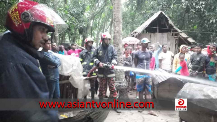 কালীগঞ্জে বৈদ্যুতিক শর্ট সার্কিটের আগুনে বসতঘর পুড়ে ছাই