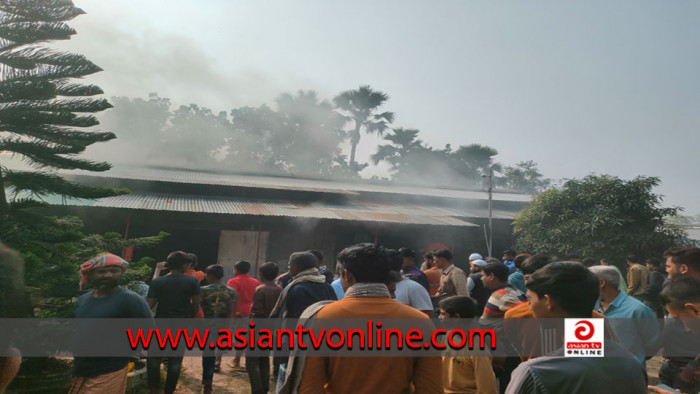 গুরুদাসপুরে কয়েল কারখানায় আগুন, ২ ঘণ্টা চেষ্টায় নিয়ন্ত্রণে