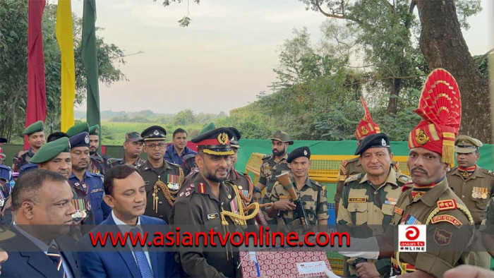 আখাউড়ায় বিজিবি-বিএসএফের মাঝে ফুল-মিষ্টি বিনিময়