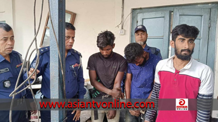 নারায়ণগঞ্জে রেললাইনে বোমা বিস্ফোরণের সময় হাতেনাতে আটক ৩