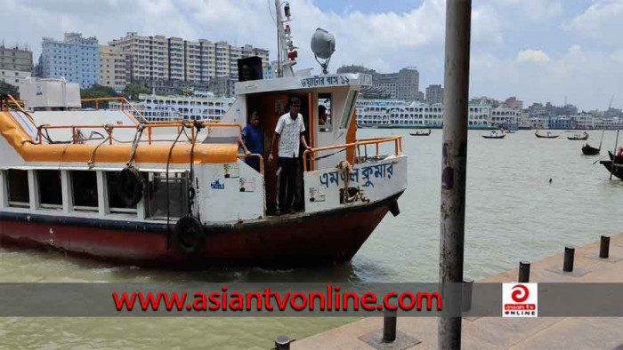 বুড়িগঙ্গা পারাপারে ওয়াটার বাস সংকট, যাত্রী ভোগান্তি চরমে