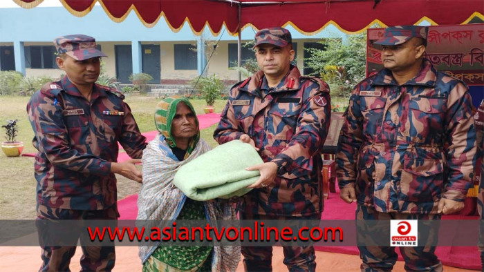 কুড়িগ্রামে শীতার্তদের মাঝে বিজিবির শীতবস্ত্র বিতরণ