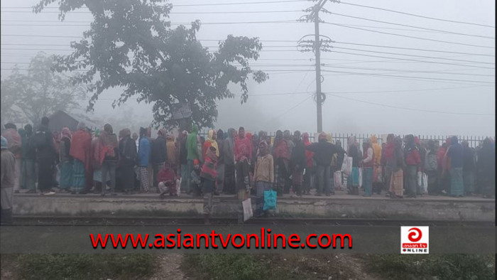 রায়পুরায় তীব্র শীতকে উপেক্ষা করে প্রতিদিনেই বসে শ্রমিক হাট