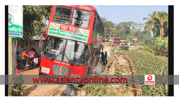 শতাধিক শিক্ষার্থী নিয়ে দুর্ঘটনার শিকার নোবিপ্রবির লাল বাস