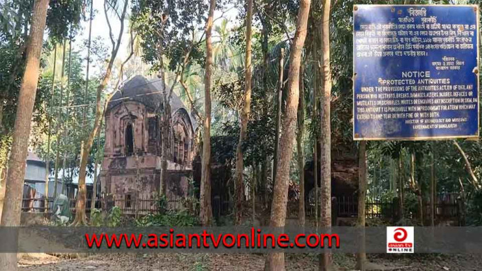 জরাজীর্ণ অবস্থায় দাঁড়িয়ে রয়েছে কালের স্বাক্ষী রাজারাম মন্দির