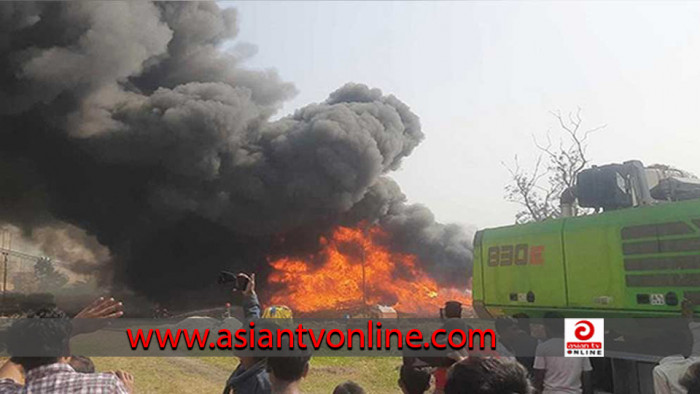 নারায়ণগঞ্জে বিআইডব্লিউটিএ’র গুদামে আগুন, নিয়ন্ত্রণে ৭ ইউনিট