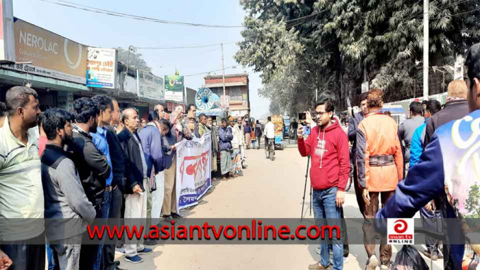 সৈয়দপুরে বেহাল রাস্তা সংস্কারের দাবিতে মানববন্ধন