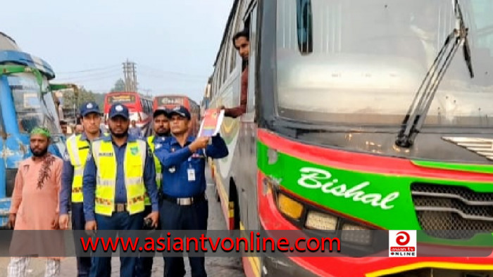 সড়কে দুর্ঘটনা এড়াতে মাঠে নেমেছে ইটাখোলা হাইওয়ে পুলিশ