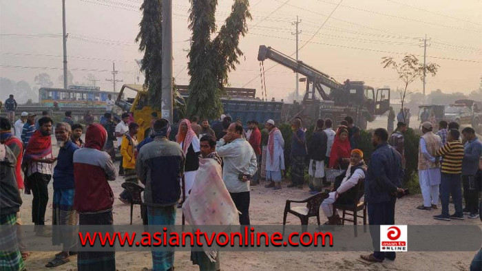 কালিয়াকৈরে সিমেন্টবোঝাই ট্রাকের ধাক্কায় অটোরিকশার ৩ যাত্রী নিহত