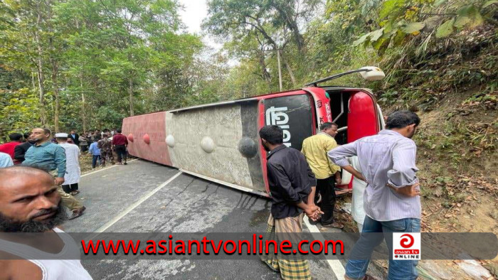 রাঙামাটিতে পিকনিকের বাস উল্টে আহত ১৩