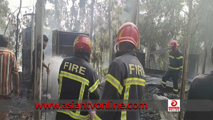 সেনবাগে অগ্নিকাণ্ডে বসতঘর পুড়ে ছাই, ক্ষয়ক্ষতি ৫ লাখ টাকা