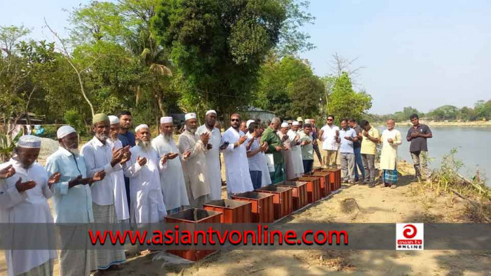 অবশেষে রাঙ্গুনিয়ার বেতাগীতে নদী ভাঙন প্রতিরোধে ব্লক স্থাপন শুরু