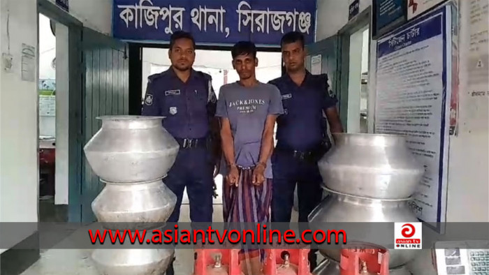 কাজিপুরে ৩০৮ লিটার চোলাই মদসহ আটক ১