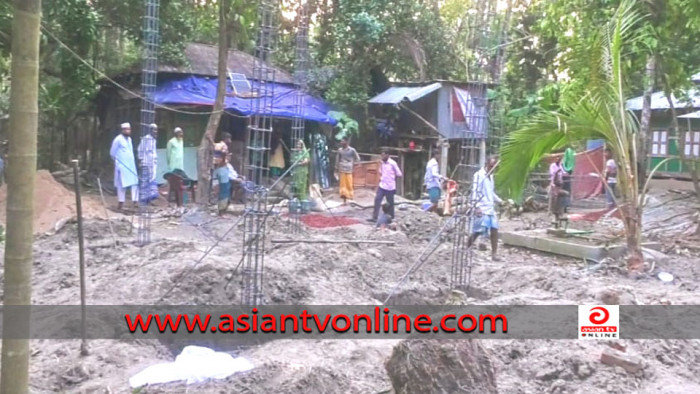 ভোলায় প্রতিবেশীর জমিতে রাতের আধাঁরে বিল্ডিং নির্মাণ করছেন মহিলা মেম্বার