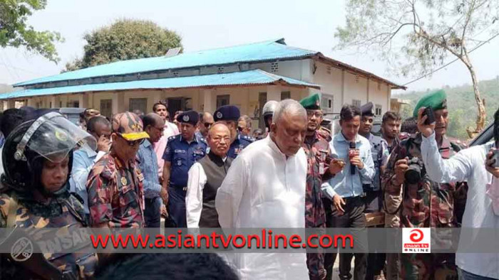 বান্দরবানে সন্ত্রাসীদের বিরুদ্ধে আজ থেকে যৌথ বাহিনীর সাঁড়াশি অভিযান: স্বরাষ্ট্রমন্ত্রী