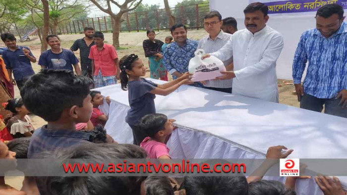 সুবিধাবঞ্চিত শিশুদের রঙিন জামা দিল আলোকিত নরসিংদী